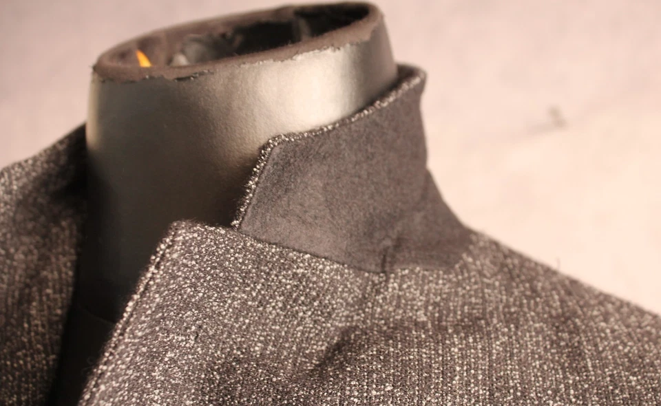 Abrigo deportivo para hombre Armani Collezioni talla 40L mezcla de lana negro hecho en Italia Foto 4 de 4