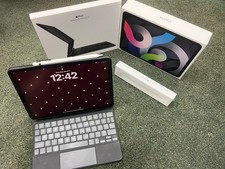 Apple iPad Air 4th Gen. 64GB, Grey BUNDLE Magic Keyboard, Pencil, Case