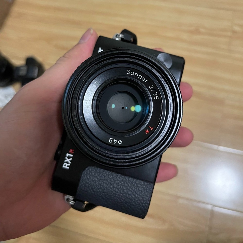 Sony Cyber-shot DSC-RX1R Digital Camera 24.3MP CMOS Sensor English