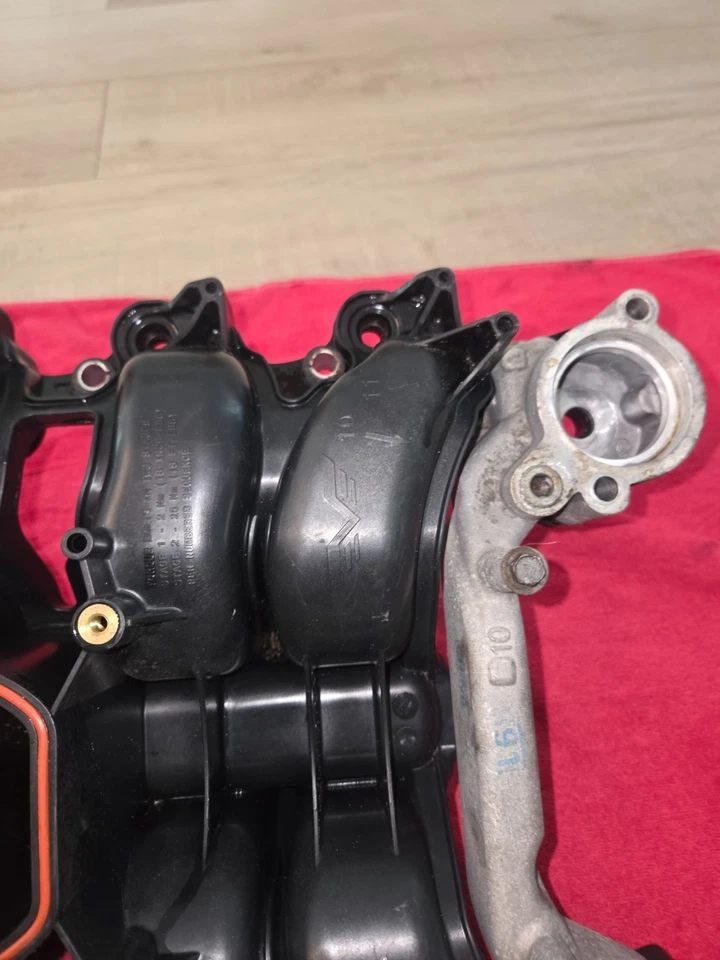 Впускной коллектор 1999-2004 Ford Mustang GT 4,6 л SOHC 2 В V8 Dorman б/у 1999 - Изображение 3 из 4