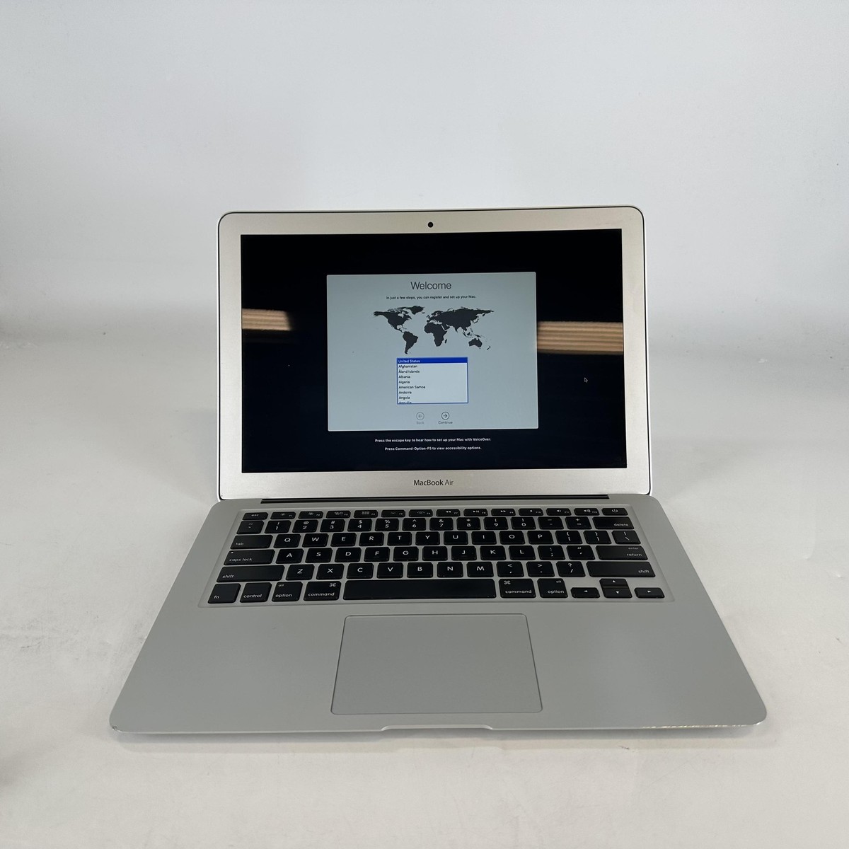 MacBook Air 13 Silver Early 2015 1.6 GHz Core i5 5th Gen MacBook Air 13 Silver Early 2015 1.6 GHz Core i5 5th Gen