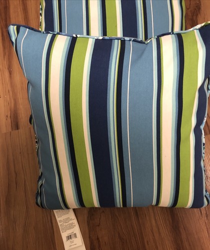 Two NEW 18" Outdoor Weather Resistant Throw Pillow By Jordan Manuf Blue Floral - Picture 5 of 10