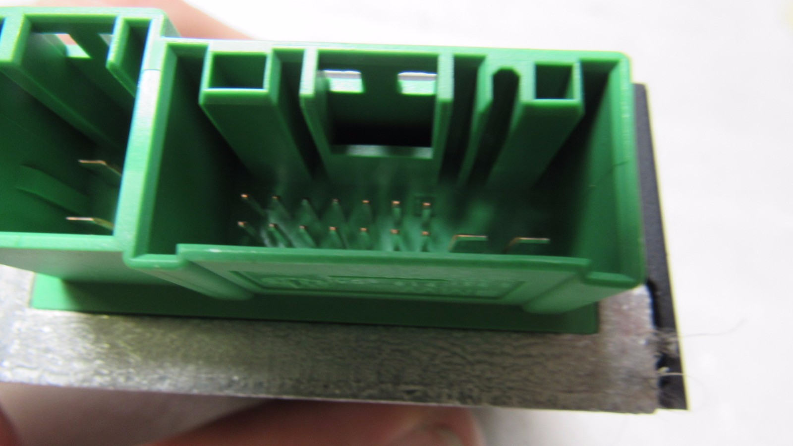 20042010 BMW E60 M5 & E63 E64 M6 S85 EKP Fuel Pump Control Module Unit