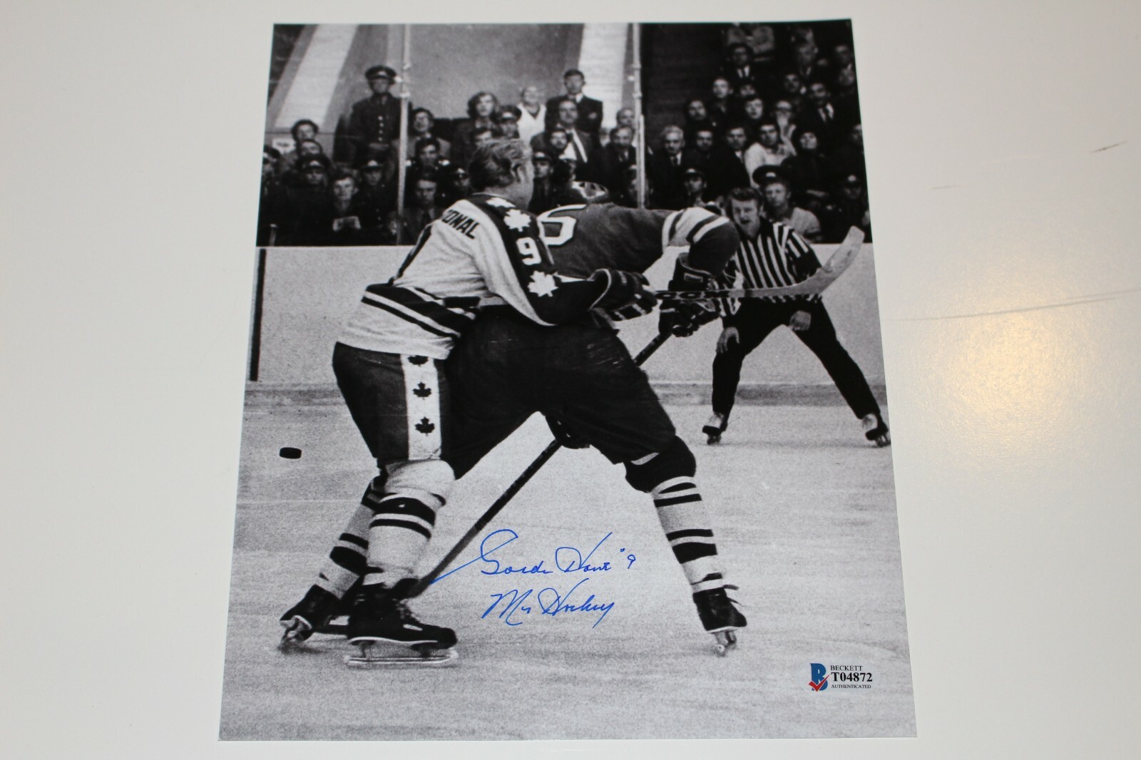 Gordie Howe Autographed Signed CANADA CUP 8X10 PHOTO BECKETT AUTHENTICATED COA BAS 