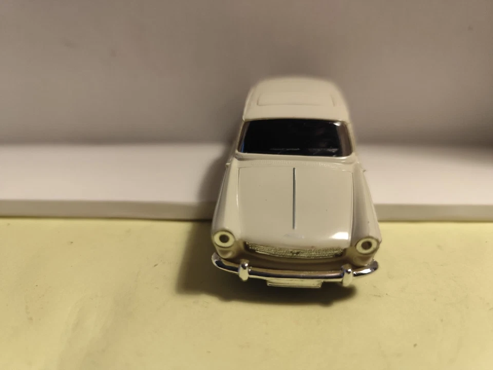 NOREV  voitures 1/43  Peugeot 404 (15) - Photo 4/4