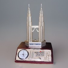 Vintage Malaysia Souvenir Clock –Petronas Twin Towers Miniature. Kuala Lumpur