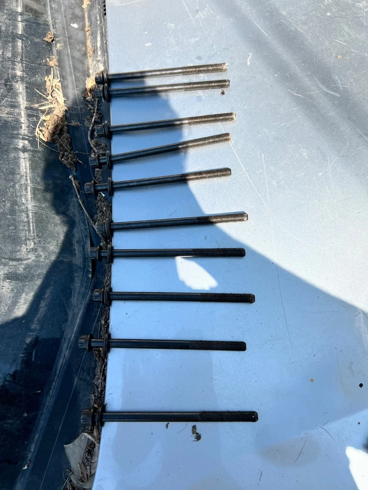 2012 subaru impreza enigne blots - Image 2 of 4