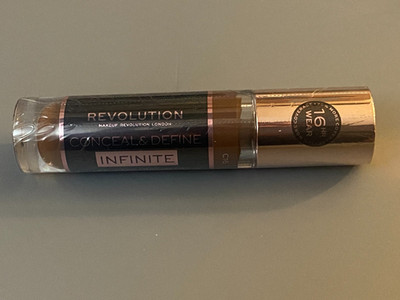 NIB Sealed Revolution Makeup London Conceal and Definite Concealer Shade C16!