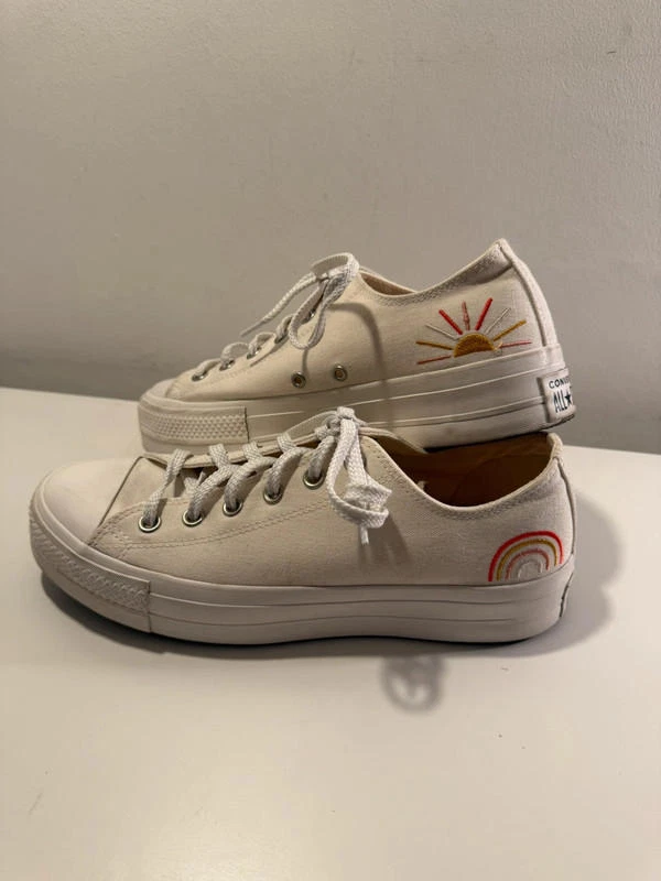 Converse bianche plateau basso arcobaleno sole ricamate UK9