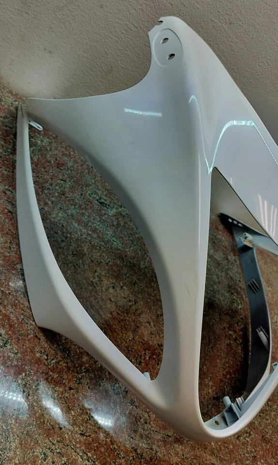 08-18 Carenado del faro de nariz delantero Suzuki Hayabusa GSX1300R | OEM 94411-15H0 Foto 2 de 4