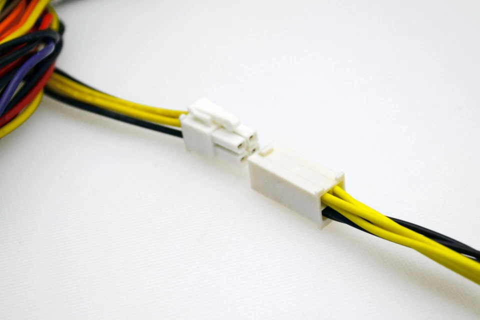 ATX 4 Pin Male to 8 Pin Female EPS CPU Power Converter Cable Lead Adapter 12V - Image 2 of 4