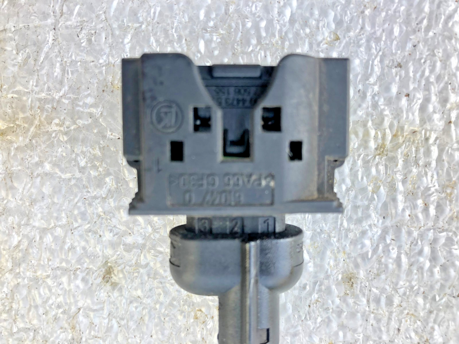 GENUINE BMW ENGINE OIL LEVEL SENSOR CONNECTOR PIGTAIL OEM