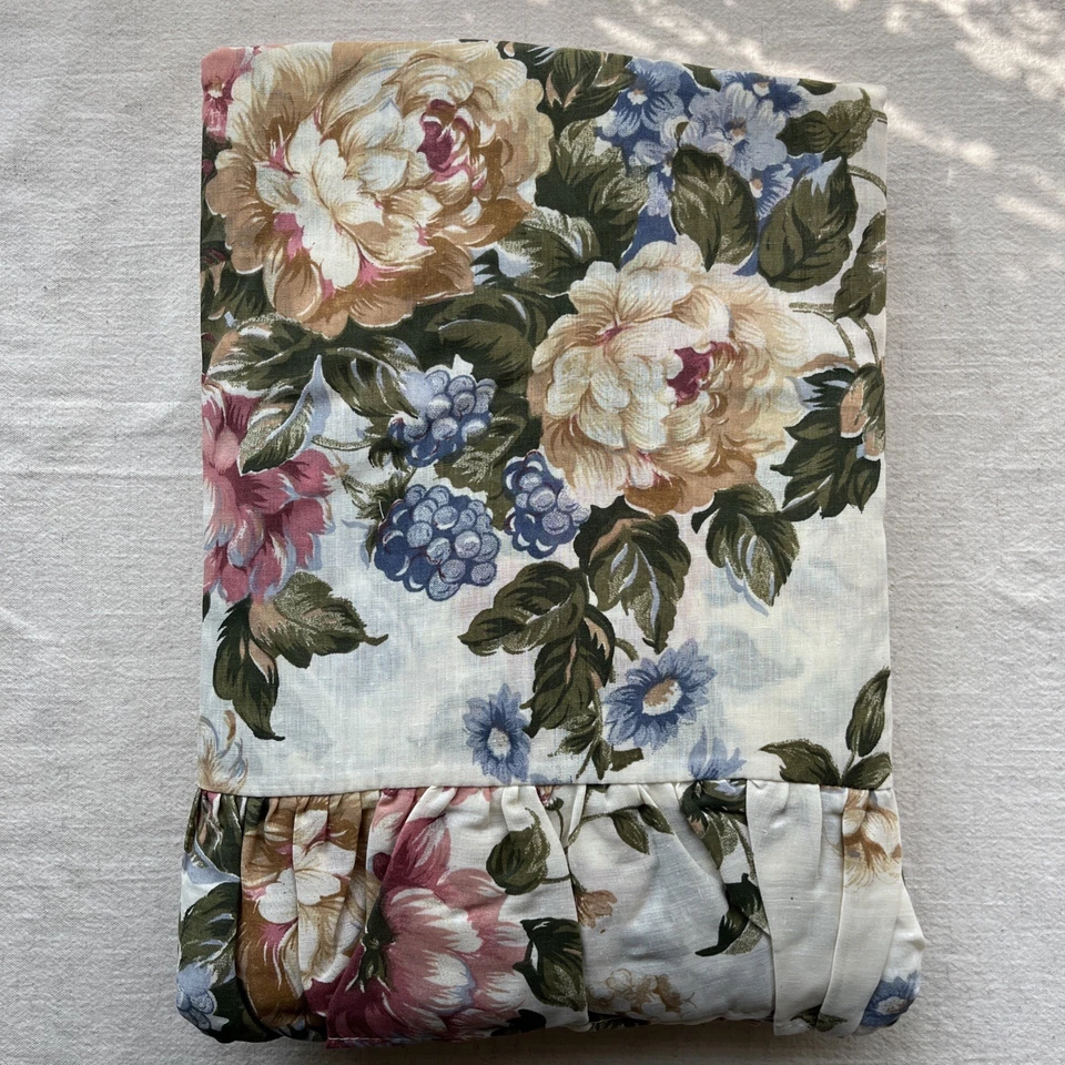 Juego de cama vintage COMPLETO falda de cama con volantes y dos fundas de almohada casa de campo rosas Foto 3 de 4
