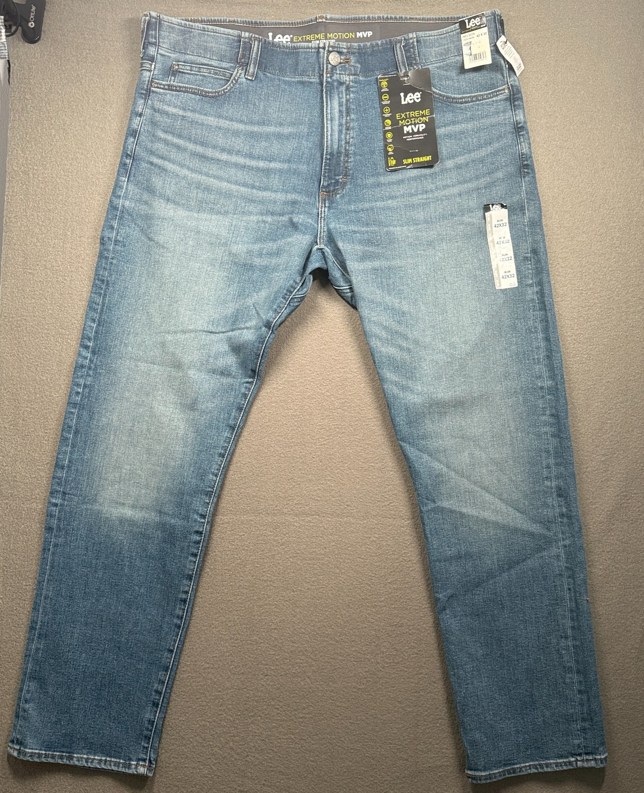 Lee Extreme Motion MVP Jeans Slim Tapered Mens 42x32 Blue Stretch Comfort Faded