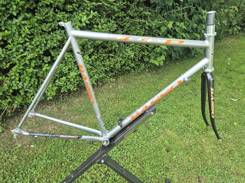 Beautiful Basso Gap 55cm Frameset With Campagnolo Chorus Headset And BB