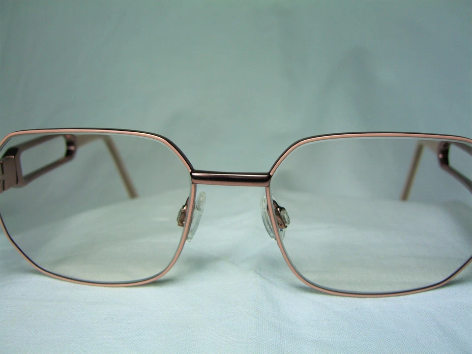 Gafas Rojas o Muertas Heptagonales Ovaladas Chapadas en Oro Rosa Monturas Hombre Mujer Foto 2 de 4