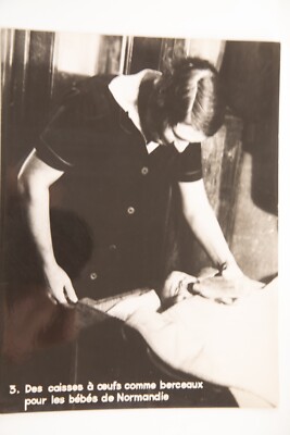 PHOTO silver print Ministry of Information circa 1946 23x18CM STAMP