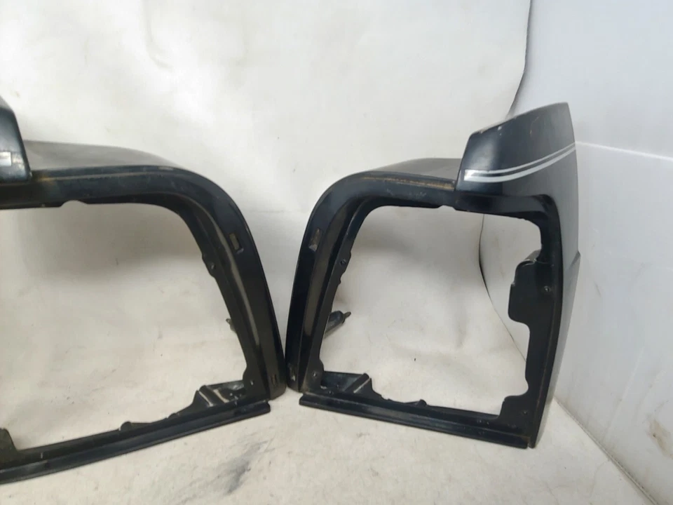 1988-91 Ford LTD Crown Victoria LH & RH Tail Light Housings Pair 2 Left Right - Image 4 of 4