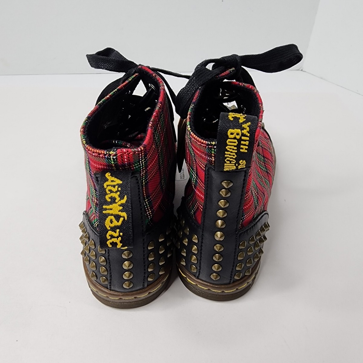 Dr. Martens Hackstud Black + Red Stewart Tartan 1533461 US Dr. Martens Hackstud Black + Red Stewart Tartan 1533461 US