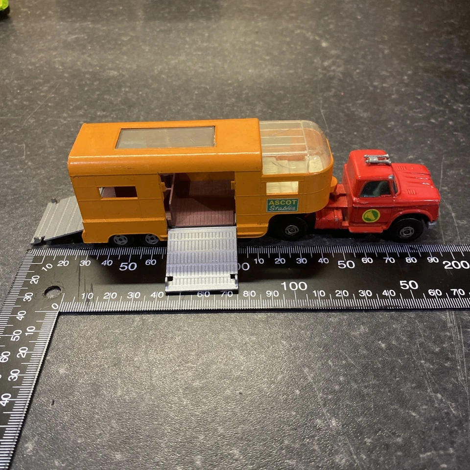 Matchbox Super Kings K-18, Dodge Tractor y furgoneta articulada para caballos, 1971... Foto 2 de 4