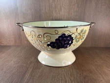 Tabletops Unlimited Vino Purple Grapes 5 Qt Enamel on Metal Colander 11"