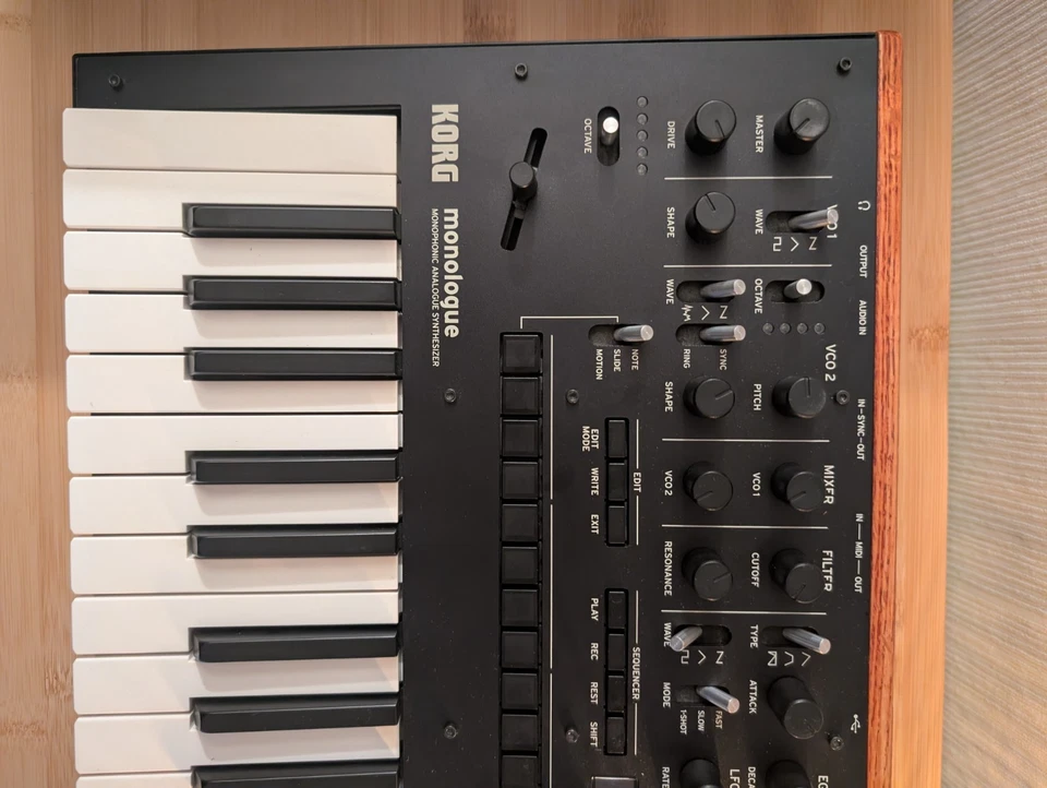 Korg Monologue Analogsynthesizer - Schwarz *WIE NEU* - Bild 2 von 4