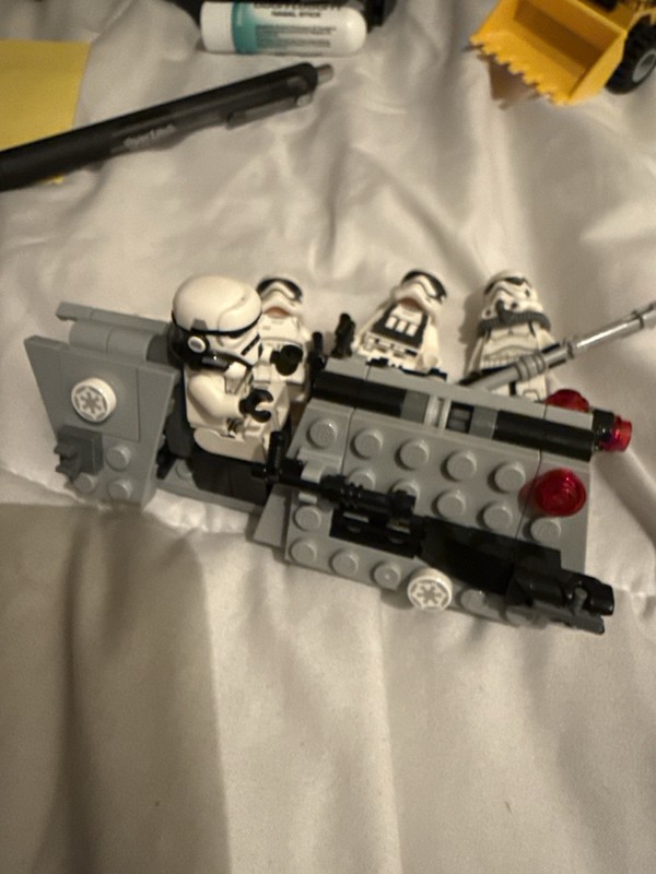 LEGO STAR WARS STORMTROPPER AND IMPERIAL OFFICER LOT INCLUDE A FEW DROIDS
