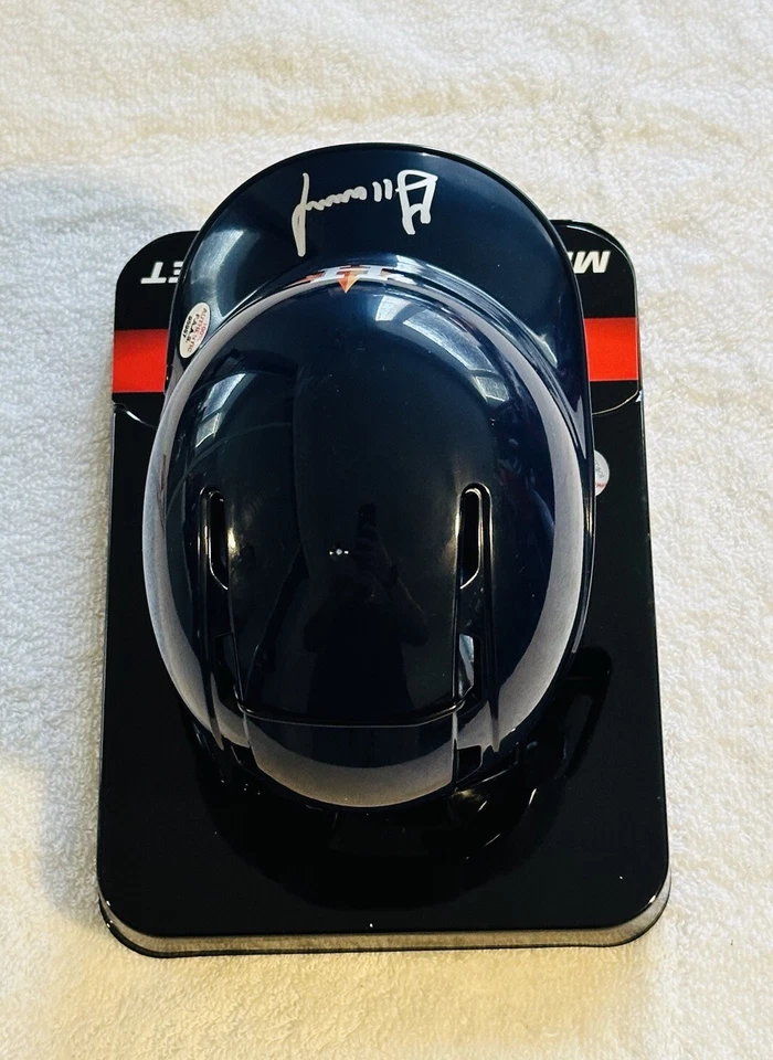 Minicasco firmado por José Altuve de los Astros de Houston certificado de autenticidad Foto 4 de 4