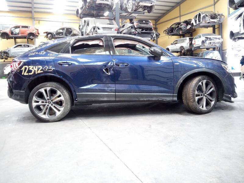 83A920794G instrumentenblende für AUDI Q3 SPORTBACK 2.5 2019 