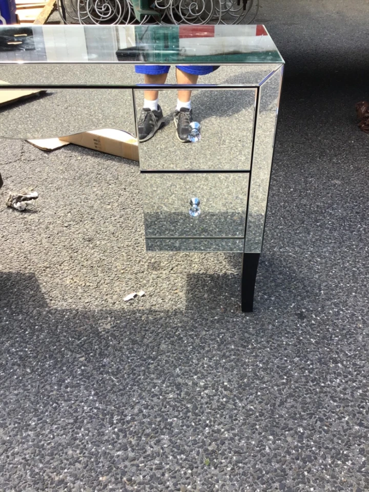 Tocador espejado ACME con espejo iluminado en muy buen estado Foto 3 de 4