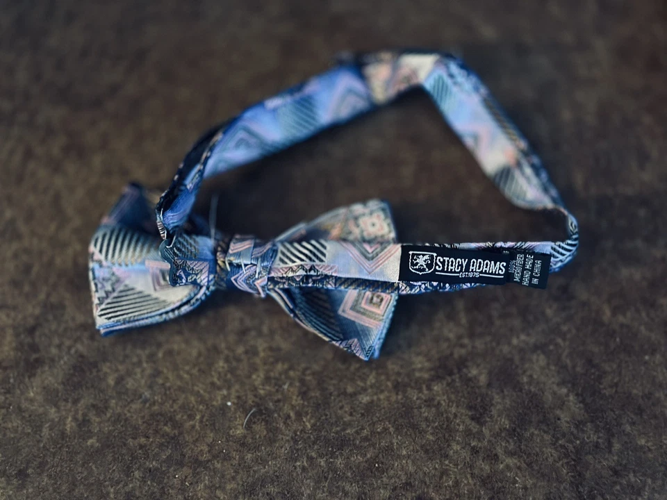 Stacy Adams Men’s Microfiber Bow Tie And Pocket Square Set -  Blue And Pink - Image 3 of 4