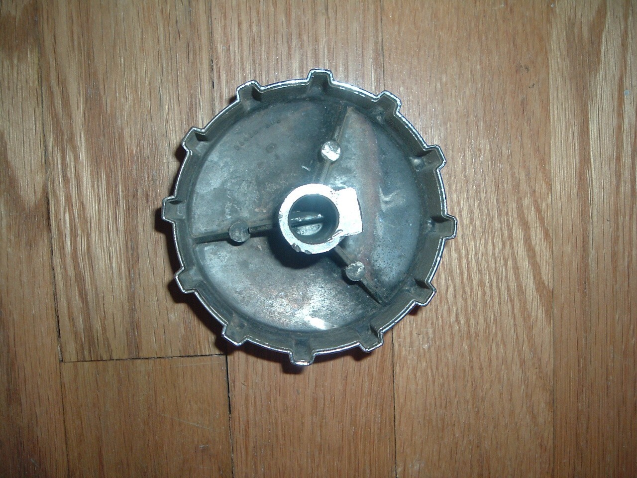 Craftsman Model 103 Vintage Table Saw HandWheel with set screw Hand