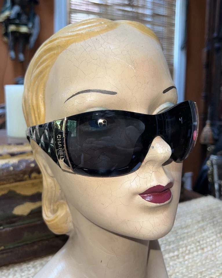 Vintage CHANEL BLACK SHIELD Sunglasses, GOLD, Quilted Sides, Model 6009