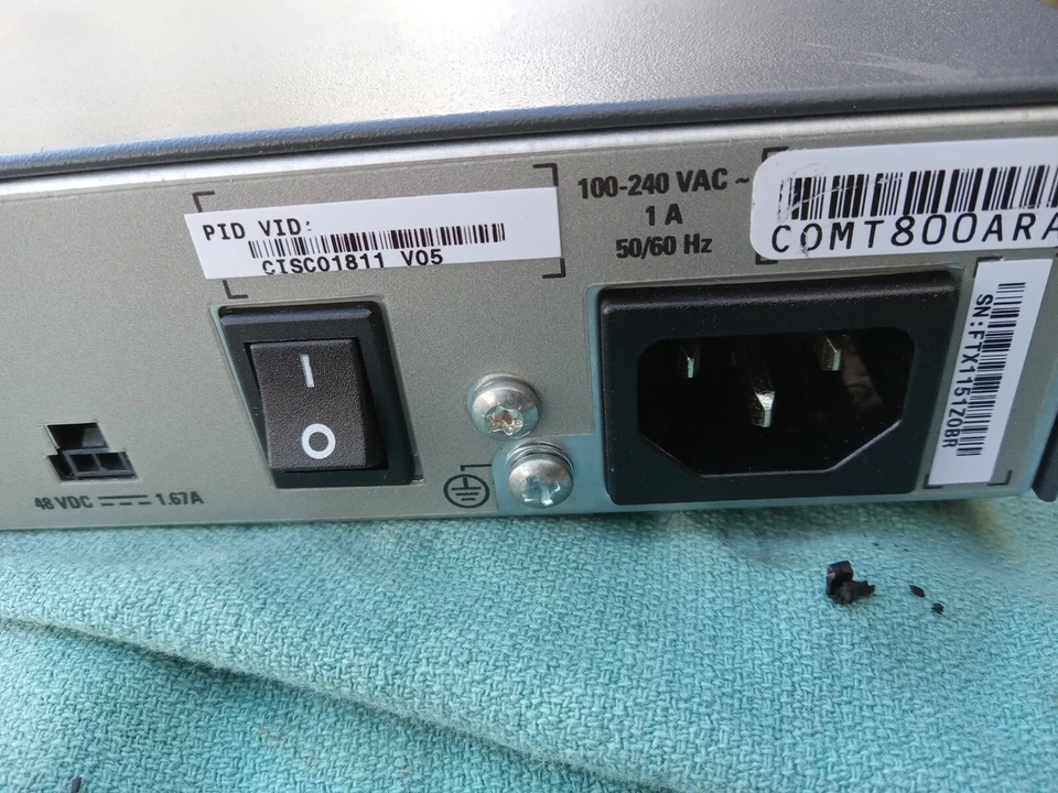 CISCO 1811 Integrated Services Routers 1800 Series. No box or manual. - Image 3 of 4