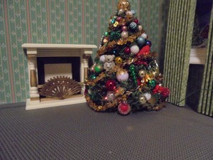 dollhouse lighted christmas tree