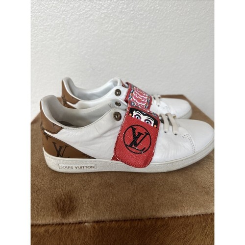 Louis vuitton authentic sneakers. Size EU 39 US 8.5