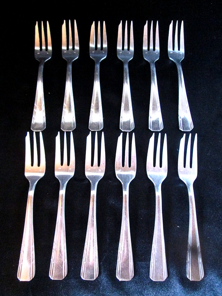 ANCIEN LOT DE 3: FOURCHETTE DE POISSON + 2 CUILLERES à SUCRE ARGENT VINTAGE TBE