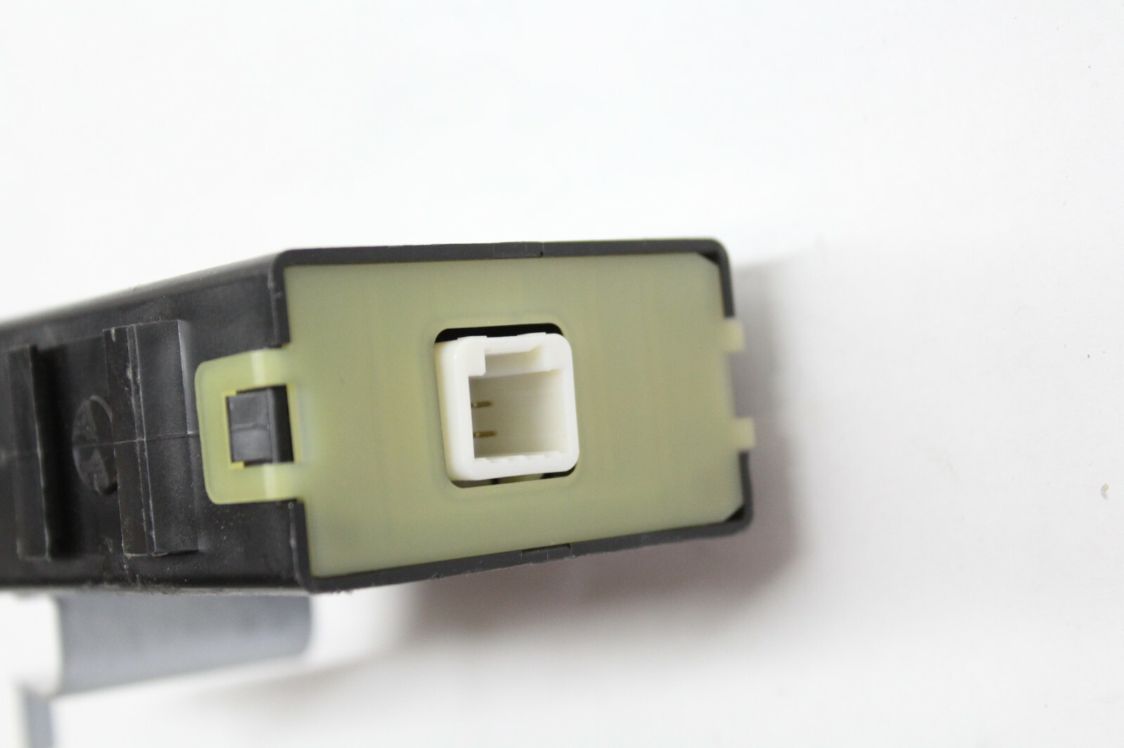 2010 SUBARU FORESTER KEYLESS ENTRY CONTROL MODULE UNIT 88035SC010 OEM