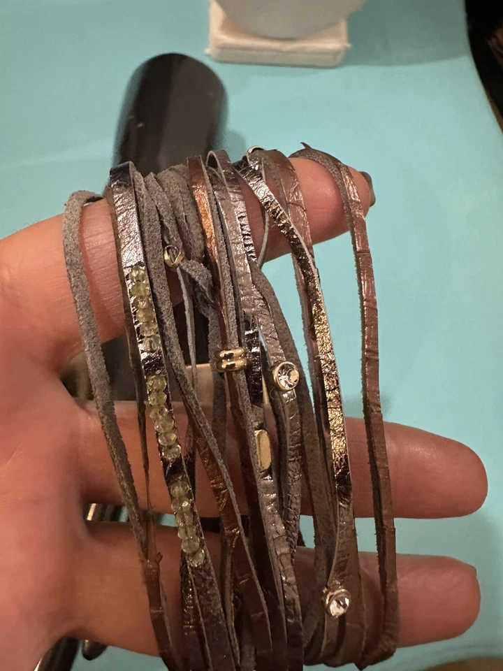 Pulsera de cuero multicapa Foto 2 de 3