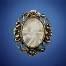 Lovely Vintage MOP Mother of Pearl Shell Signed W Germany Scarf Clip A10