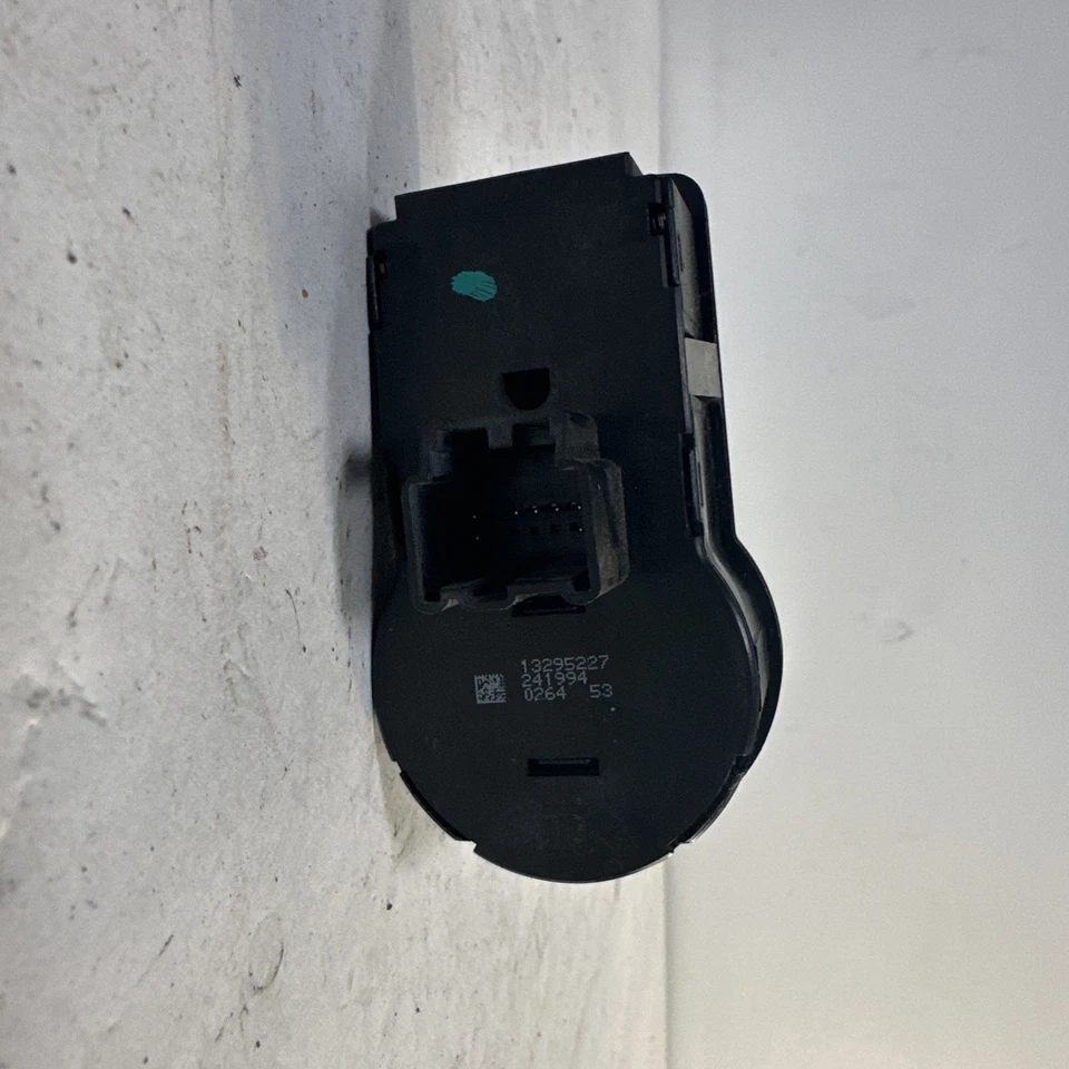 2011-15 Chevy Cruze Headlamp Switch with Fog Lamps OEM GM 13295227 C5 Foto 2 de 3