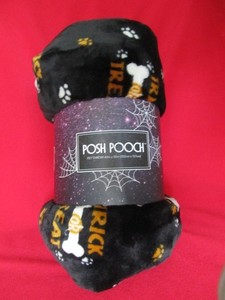 DOG PET HALLOWEEN THROW BLANKET TRICK OR TREAT POSH POOCH ADIRONDACK  BERKSHIRE