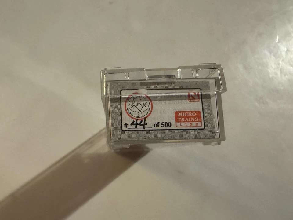 Micro-Trains N Scale ***HALLOWEEN*** Graffiti 2-Bay Hopper, 44 of 500 **RARE* - Image 3 of 4