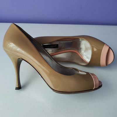 Dolce & Gabbana.Damen Schuhe,Pumps, Sandalen.WIE NEU! Lackleder Beige/Rosa EU37.