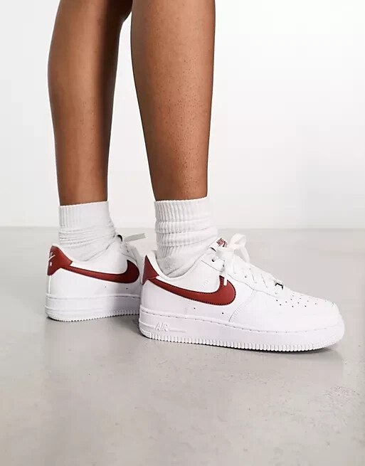 Nike Air Force 1 07 Low Sneakers Women Size 7-7.5 DD8959-115