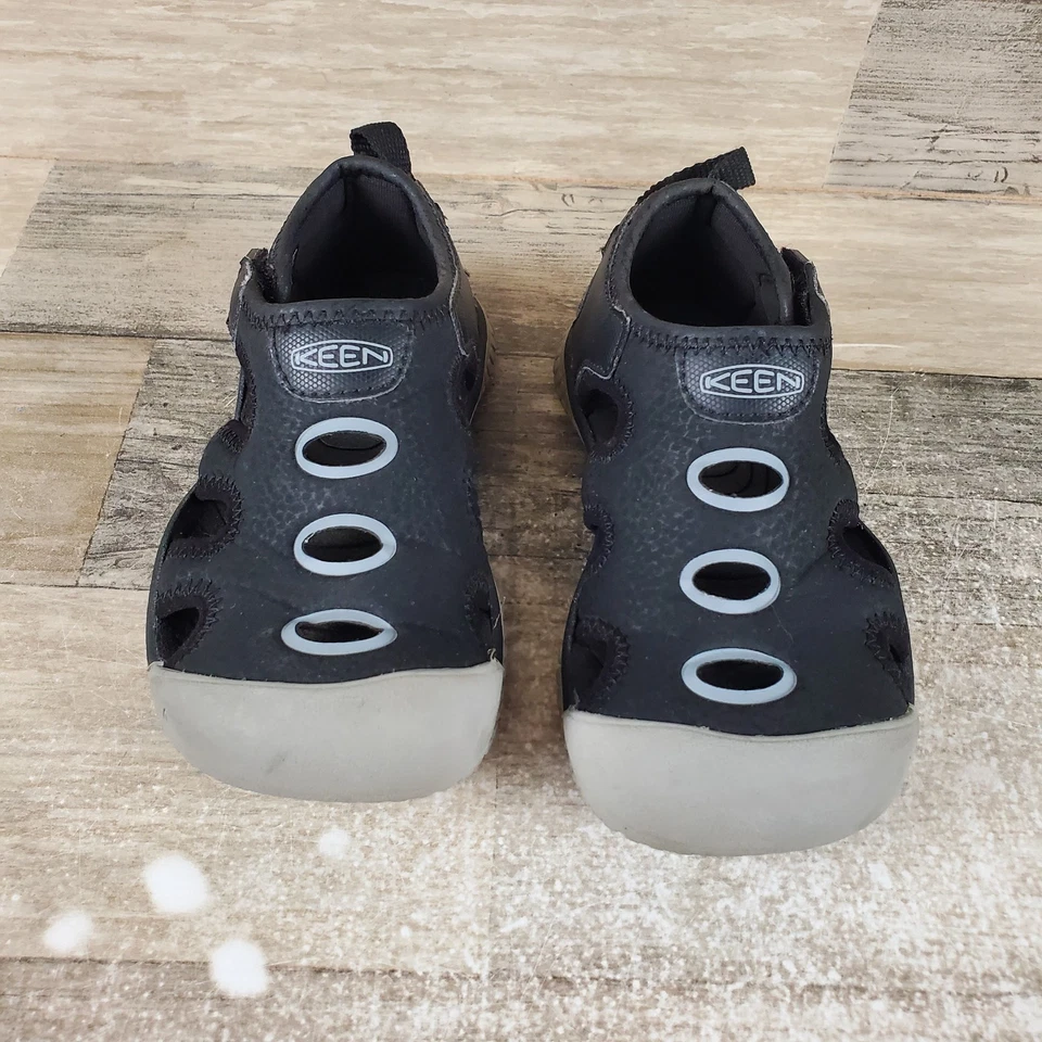 Sandalias Keen Stingray para niños talla 9 negras llovizna punta redonda impermeables Foto 2 de 4