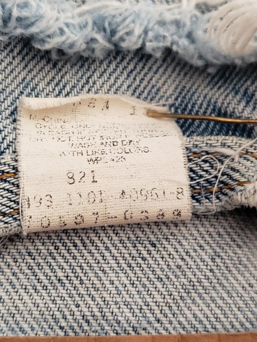 Vintage Levi's Denim Trucker Jacket Destroyed Ripped Distressed Grunge Men's L - Picture 17 of 18
