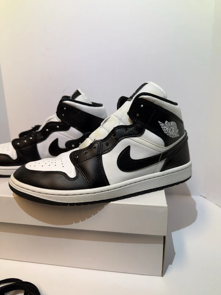 Talla 9.5 - Air Jordan 1 Mid Panda W Foto 2 de 4
