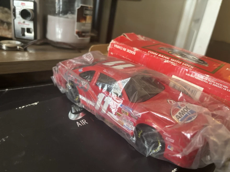 VINTAGE NASCAR Racing Champions 1994 Die Cast Metal Limited Edition 1/24 Scale - Image 2 of 4