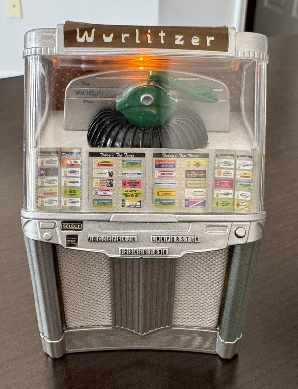 Wurlitzer 2000 1956 Jukebox Detailed Scale Model - Import from Europe
